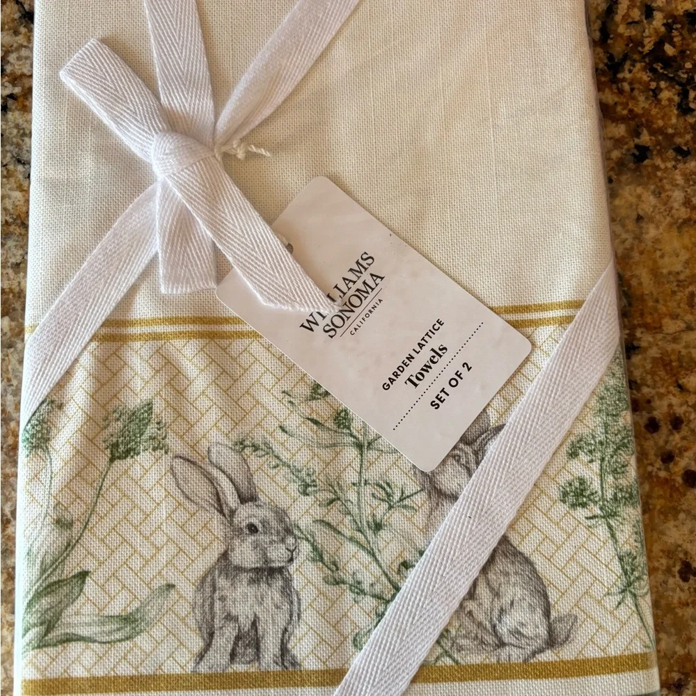 Williams Sonoma NWT Garden Lattice pair of dish towels
